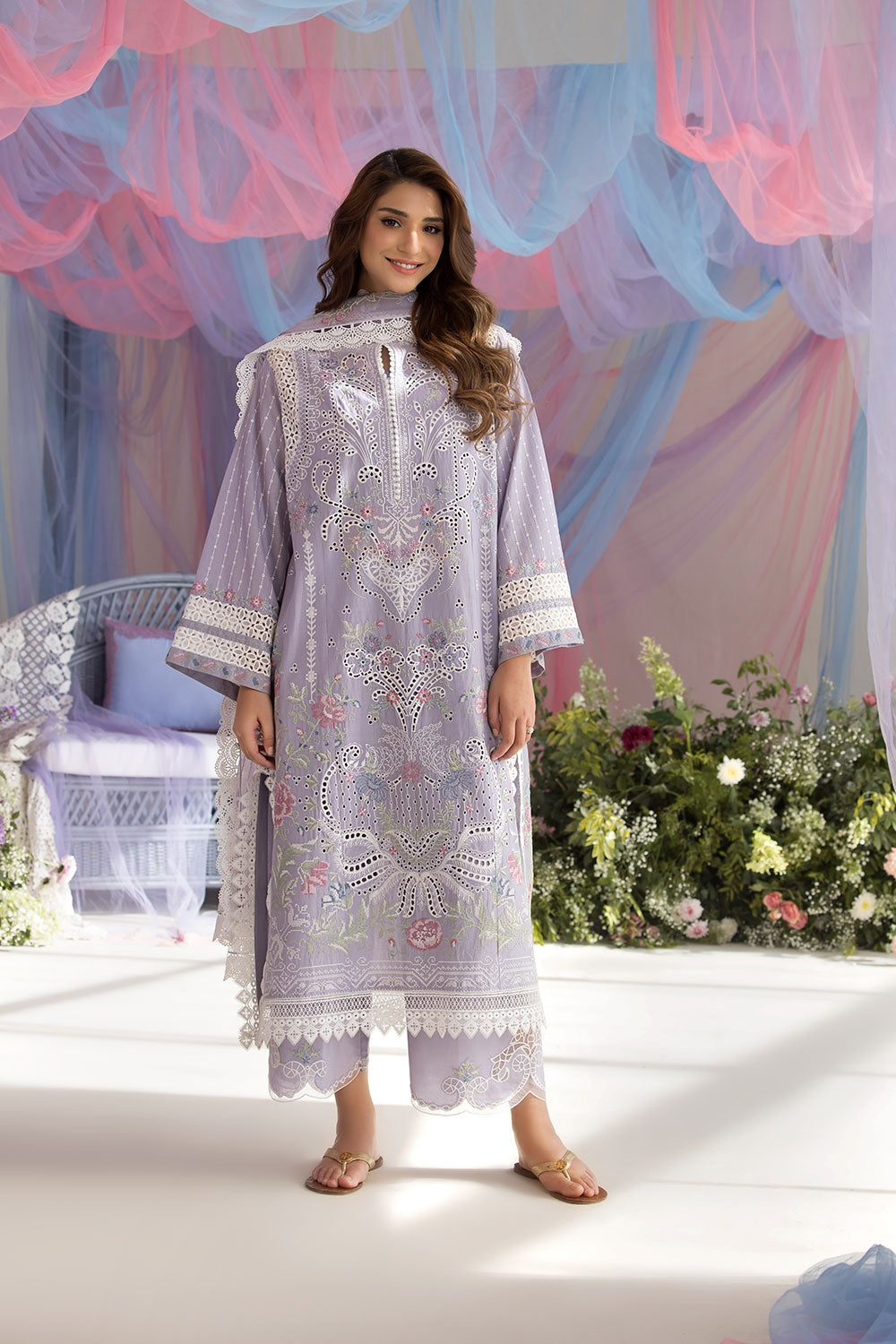 SOBIA NAZIR – Luxury Embroidered Lawn 3 Piece (IIC-4052)